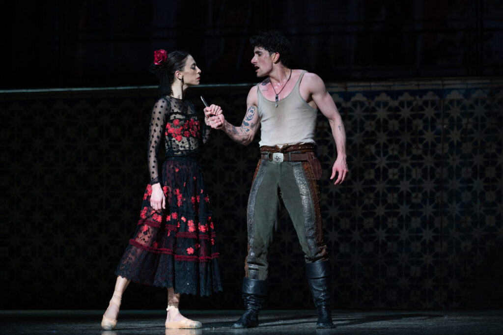 Carmen_Rebecca Bianchi (Carmen), Javier Rojas (Don José)_ph Fabrizio Sansoni-Opera di Roma 2025_8579